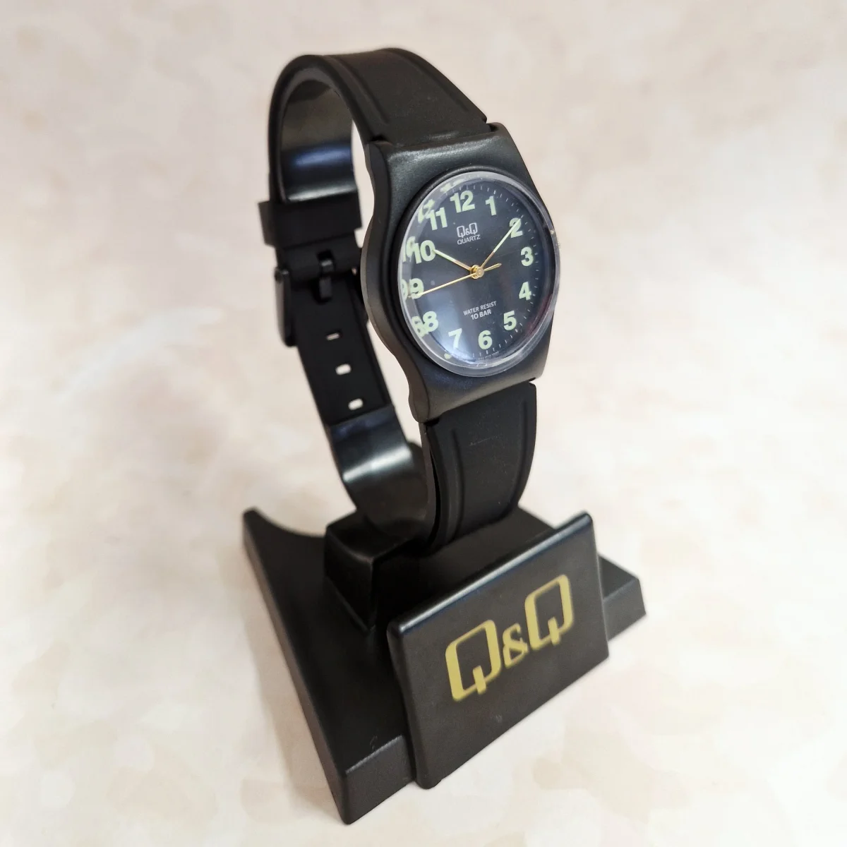 Q&Q Black Luminous Analog Watch – Model AY14118BK - Image 4